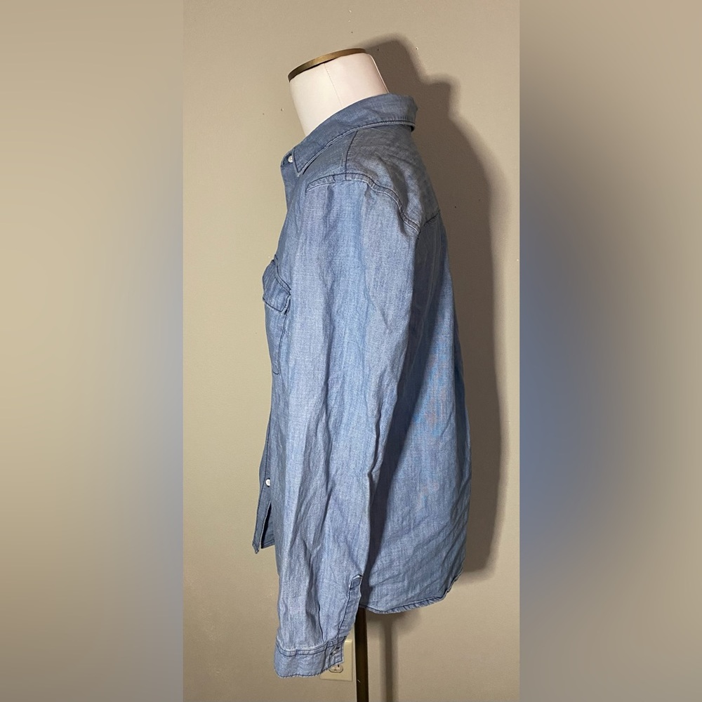 Old Navy Chambray button down shirt - Picture 4 of 11